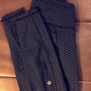 Lululemon Run It Out Tight (black w/teal lines)